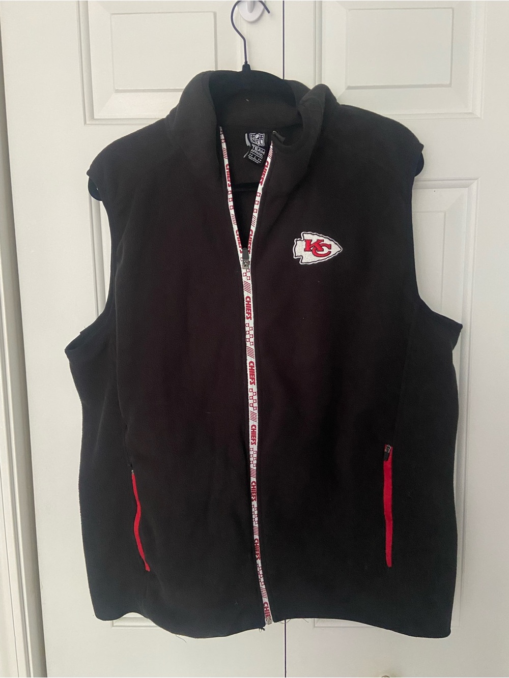 men’s kansas city chiefs fleece embroidered vest